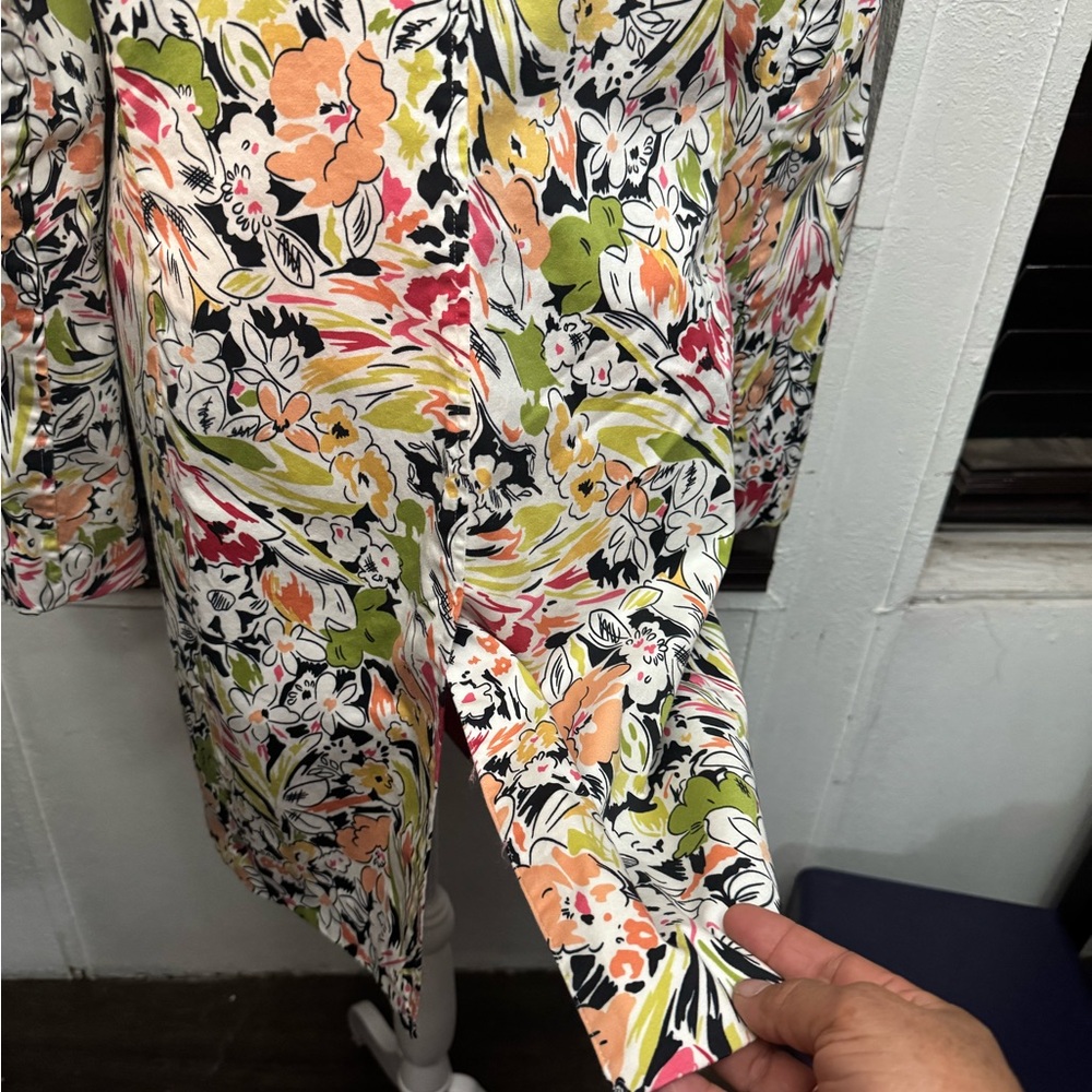 Kenar Vibrant Floral Jacket - Picture 6 of 11